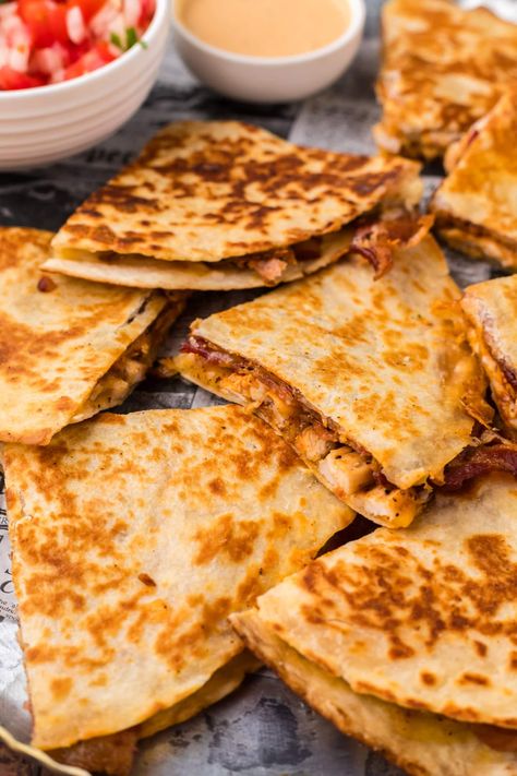 Smoked Chicken Quesadillas, Chicken Bacon Quesadilla, Chicken Bacon Ranch Quesadilla Recipe, Chicken Bacon Ranch Quesadilla, Bacon Quesadilla, Chicken Quesadilla Recipe, Quesadilla Recipe, Quesadilla Recipes, Chicken Bacon Ranch