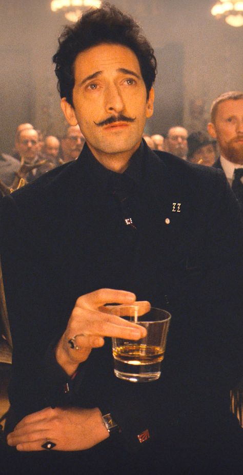 Adrian Brody in Wes Anderson's Grand Budapest Hotel. Costume Designer: Milena Canonero Wes Anderson Aesthetic, The Grand Budapest Hotel, Wes Anderson Movies, Wes Anderson Films, Adrien Brody, Grand Budapest, Grand Budapest Hotel, Budapest Hotel, I Love Cinema