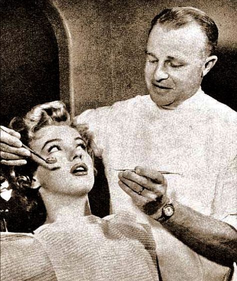 Marilyn Monroe Life, Gum Recession, Beautiful Teeth, Best Teeth Whitening, How To Prevent Cavities, The Dentist, Best Dentist, Oral Health Care, Norma Jeane