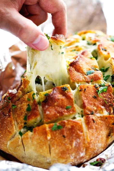 Cheesy Garlic Pull Apart Bread, Garlic Pull Apart Bread, Pull Apart Garlic Bread, Party Bread, Cheesy Pull Apart Bread, Bread Head, Pesto Bread, Bread Pull Apart Recipes, Garlic Bread Recipe