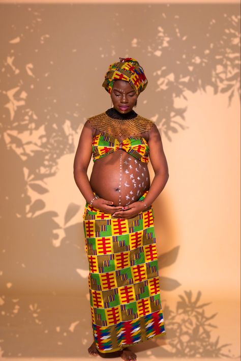 African Maternity Shoot, African Maternity, Maternity Photoshoot Outfits, Couple Pregnancy Photoshoot, Pregnancy Photo, Pregnancy Looks, Maternity Photoshoot, Maternity Shoot, Maternity Photos