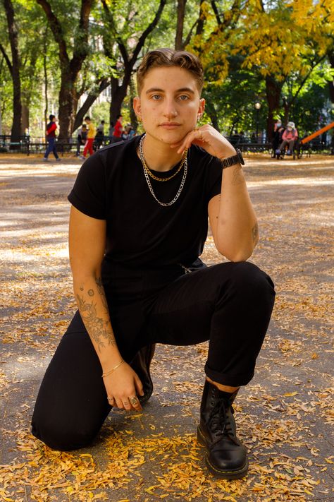 London Rave Outfit, Queer Street Style, Masculine Queer Fashion, Queer Fashion Aesthetic, Gender Fluid Style, Queer Alt Fashion, Queer Button Up, Non Binary Fashion Androgynous Style, Queer Fashion Androgynous Style