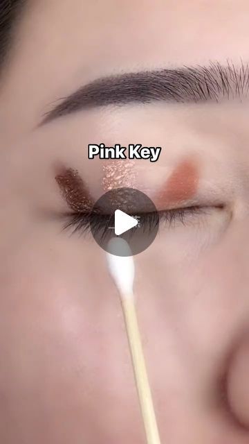 2024 Eye Makeup, Easy Glitter Eye Makeup, Eyeshadow Looks Easy, Make Up Brown Eyes, Eye Makeup Easy, Eye Makeup For Brown Eyes, Brown Eye Makeup, Eye Shadow Looks, Easy Eye Makeup