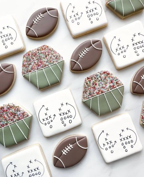 Football Themed Cookies Decorated, Baltimore Ravens Cookies, Simple Decorated Cookies Royal Icing, Chicago Bears Cookies, Football Field Cookies, Philadelphia Eagles Cookies, Football Birthday Cookies Decorated, Softball Cookies Decorated, Cheer Cookies Decorated