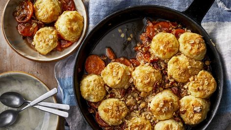 If your old-school sweet potato casserole is getting a little tired, mix it up with a sweet potato cobbler—made entirely in your skillet. Sweet Potato Cobbler, Thanksgiving Vegetarian, Streusel Topping Recipe, Vegetarian Thanksgiving Recipes, Vegetable Casserole Recipes, Vegetarian Thanksgiving, Recipes Thanksgiving, Fruit Cobbler, Vegetable Casserole