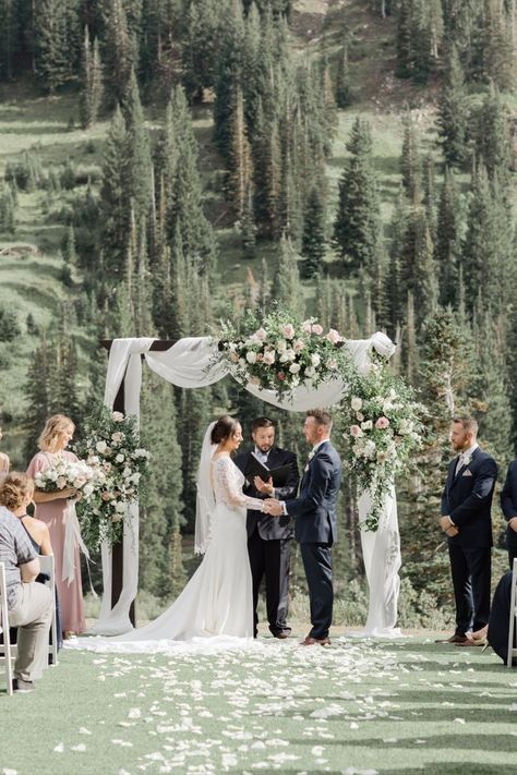 Snowpine Lodge Alta Wedding, Utah Outdoor Wedding, Utah Mountain Wedding, Wedding Picture List, Utah Wedding Venues, Alta Utah, Canyon Wedding, Salt Lake City Wedding, Wedding Venues Utah