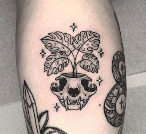 Monstera And Skull Tattoo, Ghost With Plant Tattoo, Skull And Plants Tattoo, Goth Plant Tattoo, Spooky Botanical Tattoo, Spooky Feminine Tattoos, Spooky Plant Tattoo, Creepy Plant Tattoo, Ghost Plant Tattoo