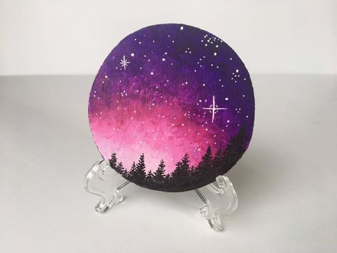 Evening sky rock painting idea :) Night Sky Painted Rocks, Stone Painting Night Sky, Night Sky Rock Painting, Rock Painting Ideas Mountain, Mini Rock Painting Ideas, Galaxy Rock Painting, Sunset Rock Painting, Rock Painting Ideas For Kids, Rock Painting Idea