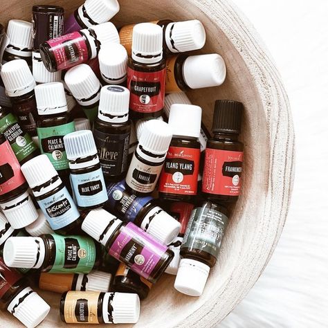 Essential Oils Pictures, Essential Oils Photography, Essential Oils Aesthetic, Oil Photography, Joy Essential Oil, Young Living Business, Young Living Diffuser, Living Photography, Living Brand