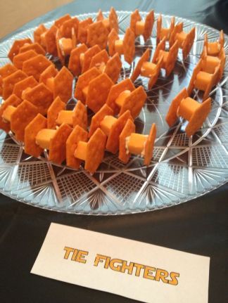 Star Wars Essen, Star Wars Party Ideas, Star Wars Snacks, Star Wars Party Food, Party Ideas Food, Star Wars Baby Shower, Star Wars Theme Party, Star Wars Food, Star Wars Bb8