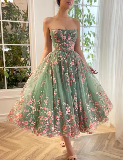 Blush Rose Bouquet, Teuta Matoshi, Bouquet Dress, Corset Midi Dress, Green Tulle, Floral Corset, Prom Dresses For Teens, Embroidered Tulle, فستان سهرة