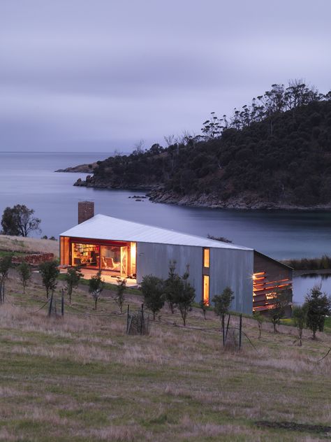 John Wardle, World Architecture Festival, Bruny Island, A Hill, Sustainable Architecture, Prefab Homes, Residential Architecture, Amazing Architecture, Modern Architecture