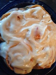 Pudding Cinnamon Rolls, Pillsbury Cinnamon Roll Recipes, Rhodes Cinnamon Rolls, Copycat Cinnabon, Cinnabon Rolls, Make Cinnamon Rolls, Cinnabon Cinnamon Rolls, Fluffy Cinnamon Rolls, Cinnamon Roll Recipe Homemade