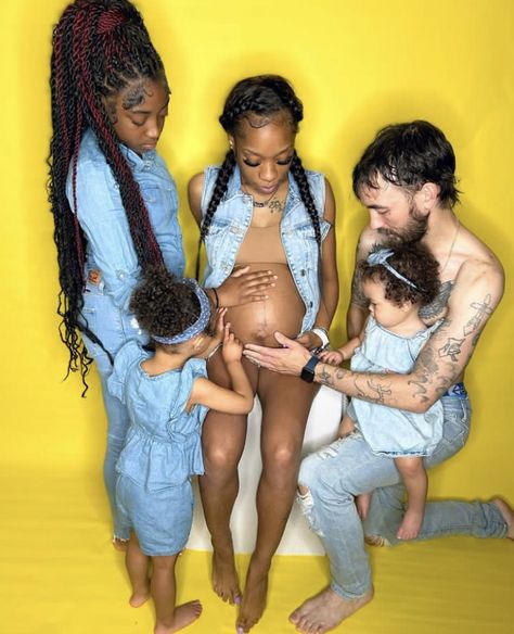 Bwwm Family, Interracial Babies, Mixed Children, Interracial Family, Black And White Couples, Friends House, Interracial Dating, Mixed Kids, Mixed Babies