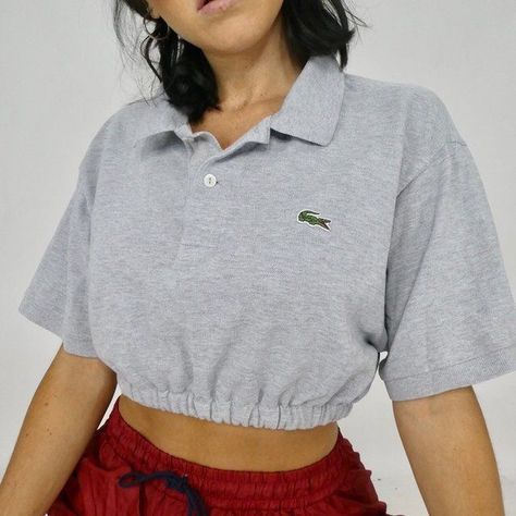 Thrift Flip Clothes, La Aesthetic, Polo Lacoste, Upcycle Clothes Diy, 90s Fashion Grunge, Diy Vetement, 90's Fashion, 90s Fashion Outfits, Mode Inspo