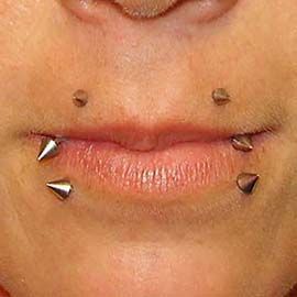 Caninebites piercing szúrás (Wolfbites, Crossbites) - Westend Tattoo & Piercing Budapest Canine Bites, Canine Bites Piercing, Please Please Please, Piercing Ideas, Nostril Hoop Ring, What I Want, Budapest, First Time, Piercings