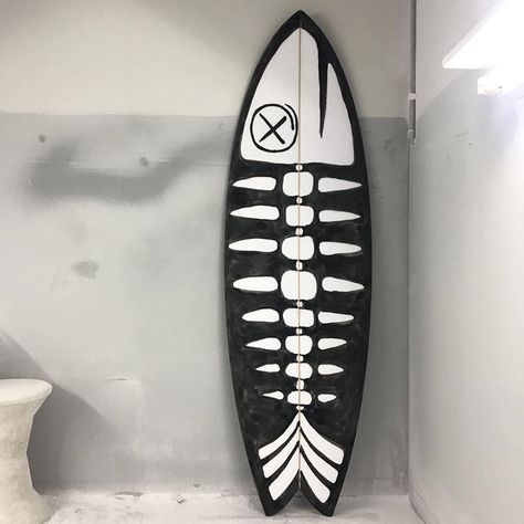 Surfboard Art Design, Fish Surfboard, Surfboard Art, Surfboard Design, Surf Art, Fish Bone, Board Design, Van Life, Surfboard