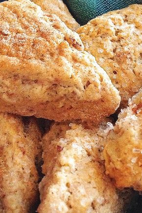 Cinnamon-Pecan Scones Recipe Pecan Scones, Baking Scones, Scone Recipes, Detox Kur, Cinnamon Pecans, King Food, Scones Recipe, Cinnamon Chips, Sweet Rolls