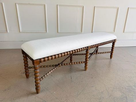 Chris & Jason on Instagram: "Now available. Gorgeous 60” Cholet Bench in “Straw Wash Finish” with Arctic White Performance Fabric. We love the Bobbin design and the cross braced stretchers. Perfect for an entry way, end of bed, mudroom or anywhere else in the house! $795 Dimensions: 60”W x 15”D x 18”H Please DM us if interested and be sure to “share” with any family or friends who may be in need or simply appreciate this gorgeous piece. We ship our furniture anywhere in the lower 48 states. #bobbin #bobbinfurniture #jennylind jenny Lind #choletbench #newyorkinteriors #newyorkinteriordesign #newyorkinteriordesigner #atlantainteriordesign #atlantainteriordesigner #atlantainteriors #dallasinteriordesign #dallasinteriors #dallasinteriordesigner #charlotteinteriordesign #charlotteinterior Piano Bench Ideas, Bobbin Furniture, Uni Flat, End Of Bed Seating, Lounge Bench, Bobbin Chair, Furniture 2023, Compton Verney, Dallas Interior Design