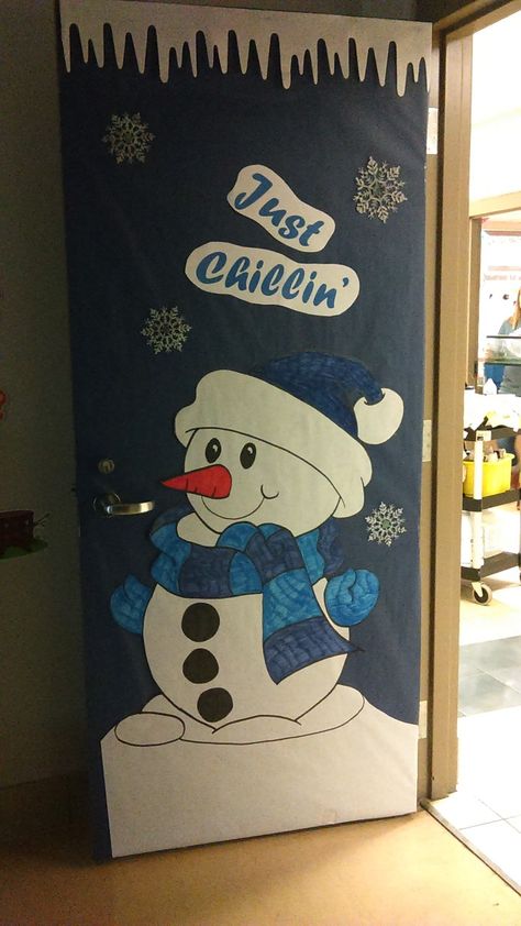 Christmas Posters For School, Christmas Class Decorations, Snowman Door Decoration For Classroom, Snowman Door Decoration, Winter Door Decorations Classroom, Classroom Door Decorations, Diy Christmas Door Decorations, Door Decorations Classroom Christmas, Wallpapers Christmas