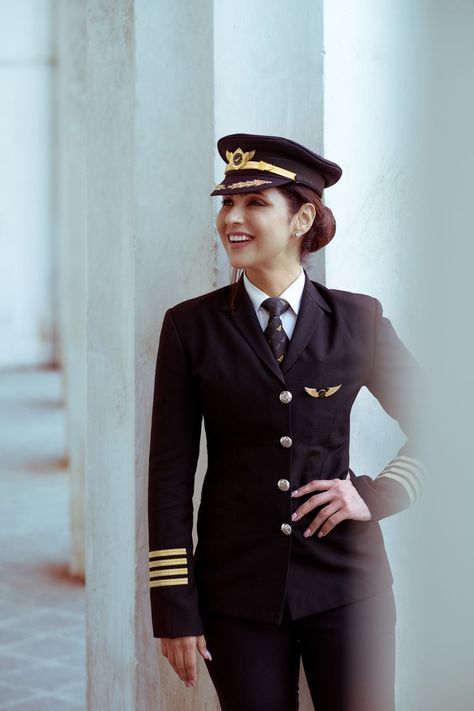 Celebrity Shoot Lady Pilot Aesthetic, Lady Pilot, Graduation Shoot Ideas, Isro India, Women Pilot, Female Pilots, Ugly Love Colleen Hoover, Pilot Uniform, Airline Uniforms