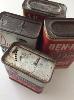 Old Spice Tins Repurposed, Pie Tins Repurposed, Vintage Tins Repurposed, Halloween Spice Tins, Spice Can Crafts, Vintage Christmas Tins, Tea Tins Repurposed, Old Tin Projects, Cookie Tins Repurposed