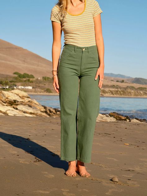 Painter Pants – Mollusk Surf Shop Pacific Northwest Fashion, Northwest Fashion, Boho Summer Outfit, Farm Vibes, Fall Wardrobe Ideas, Painter Style, Well Dressed Life Wardrobe Challenge, The Well Dressed Life, Hawaii Fashion