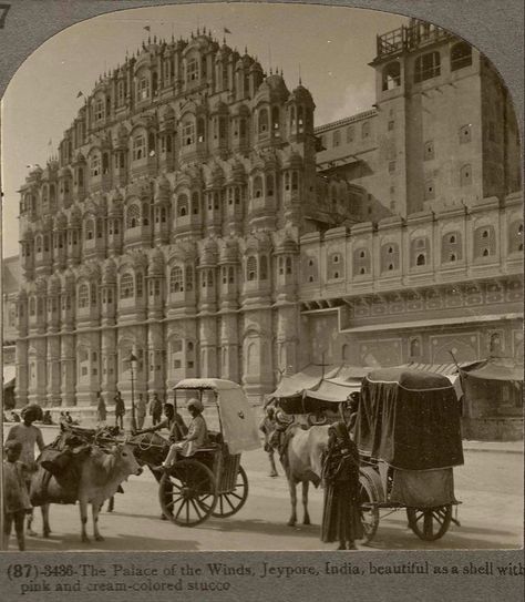 Jaipur Then & Now. Hawa Mahal in old & new pictures. Hawa Mahal Jaipur, Historical India, Hawa Mahal, Backpacking India, Ancient Indian Architecture, Vintage India, History Of India, Old Photography, Indian Architecture