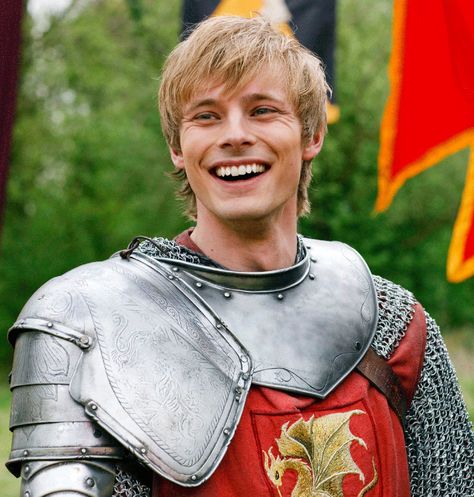 Arthur Pendragon (Merlin) Merlin Funny, Prince Arthur, Merlin Colin Morgan, Merlin Cast, Roi Arthur, Merlin Fandom, Captive Prince, Merlin And Arthur, Arthur Pendragon