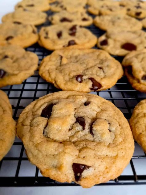 Amish Brown Sugar Cookies, Amish Chocolate Chip Cookies, Amish Cookies Recipes, Amish Recipes Authentic, Amish Cookies, Buttermilk Cookies, Apple Cookies Recipes, Mint Chocolate Chip Cookies, Cinnamon Roll Cookies