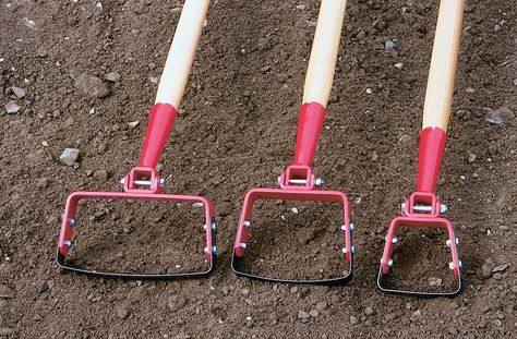 Best Garden Tools, Weeding Tools, Farm Tools, Garden Tool Storage, Home Vegetable Garden, Homemade Tools, Gardening Fork, Gardening Tools, Permaculture