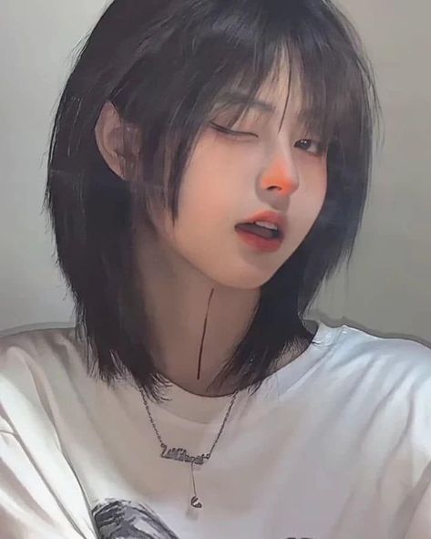 Short Hair Cuts Korean Style, Hair Cuts Korean Style, Short Hair Korean Style, Hair Korean Style, Short Hair Korean, Style Tomboy, Shortish Hair, Justina Xie, Hair Korean