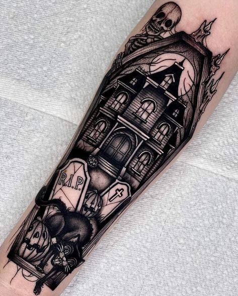 Tattoo Spooky, Tattoos Half Sleeve, Horror Tattoo Ideas, Fall Tattoos, Graveyard Tattoo, Pumpkin Tattoo, Autumn Tattoo, Black Cat Tattoos, Wicked Tattoos