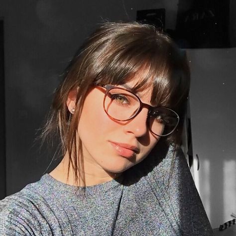 Long Hair And Glasses, Bangs And Glasses, Hair And Glasses, Hairstyles With Glasses, Fringe Hairstyles, Wearing Glasses, Short Hair With Bangs, Grunge Hair, Hairstyles For Long Hair