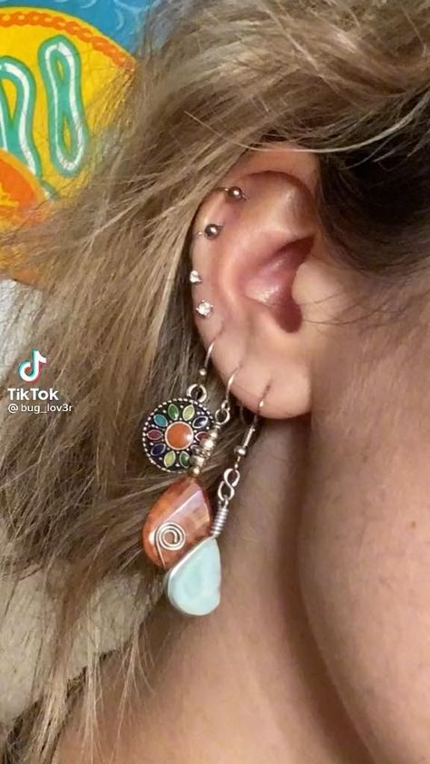 Bohemian Piercings, Hippie Ear Piercings, Hippie Piercings, Hippie Tats, Dope Jewelry Accessories, Cool Ear Piercings, Pretty Ear Piercings, Cute Ear Piercings, Cool Piercings