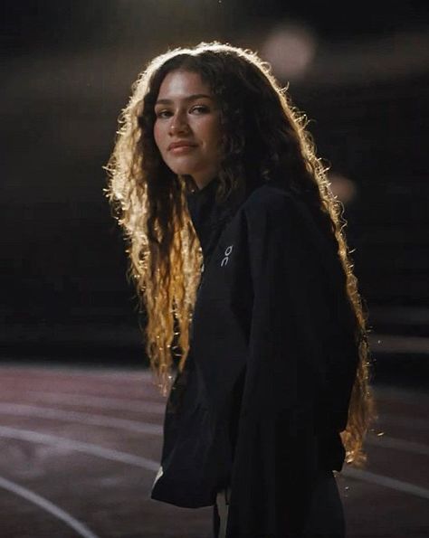 Zendaya Long Hair, Zendaya 2024, Mode Zendaya, Rue Bennett, Zendaya And Tom, Zendaya Maree Stoermer Coleman, Zendaya Outfits, Zendaya Style, Zendaya Coleman