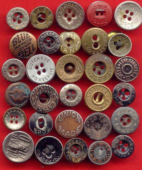 Button Fashion Design, Button Designs Ideas, Buttons Ideas, Button Collecting, Form Follows Function, Pin Fashion, American Workwear, Vintage Sewing Notions, Collections Of Objects