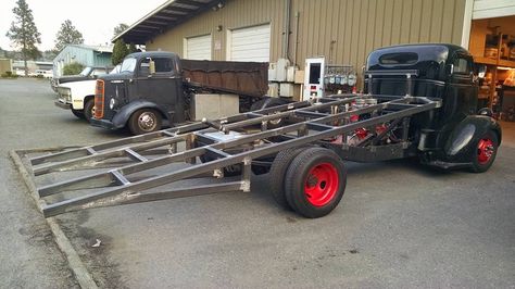 ramp bed under construction. Truck Bed Trailer, Truck Ramps, Rat Rod Truck, Coe Trucks, Truck Frames, Truck Flatbeds, Car Hauler, Lowered Trucks, Truck Beds