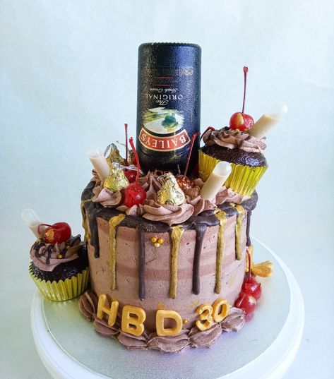 Bailey Shots, Black And Gold Birthday Cake, Bottle Cake, Gold Birthday Cake, Dairy Free Cake, Vegan Cakes, Cake Inspo, Chocolate Drip, 30th Birthday Parties