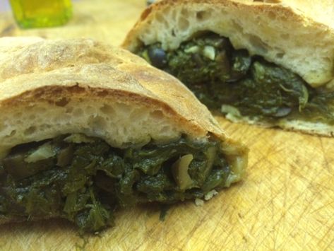 Italian Spinach Pie Recipe, Spinach Pie Recipe, Italian Spinach, Cooked Chicken Recipes, Spinach Pie, Easy Pie Recipes, Jewish Girl, Maine Lobster, Savory Pie