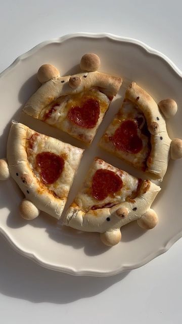 Bear Pizza, Kawaii Cooking, Cute Baking, Food Therapy, Tasty Baking, Sweet Snacks Recipes, Snacks Recipes, Food Obsession, Cafe Food