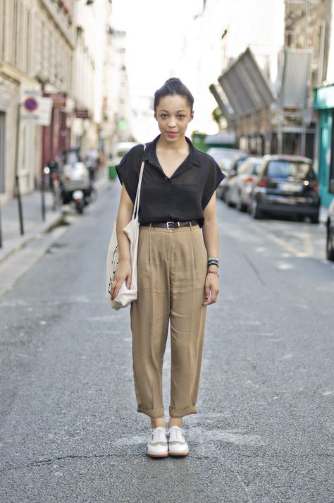 Perfect Outfit Finder: White Shoes #refinery29  http://www.refinery29.com/2013/08/52153/white-shoes-outfits#slide5  For the every day, a white oxford makes a simple outfit feel a little more special. White Oxford Shoes Outfit, Brogues Womens Outfit, Outfit For Short Girl, Oxford Shoes Outfit Women's, Brogues Outfit, White Oxford Shoes, Oxfords Outfit, White Shoes Outfit, Oxford Shoes Outfit