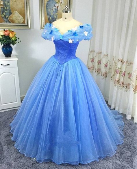 Blue Cinderella Dress, Cinderella Ball Gown, Real Cinderella, Cinderella Quinceanera Themes, Cinderella Ball, Cinderella Gown, Cinderella Dress Disney, Cinderella Cosplay, Rococo Dress