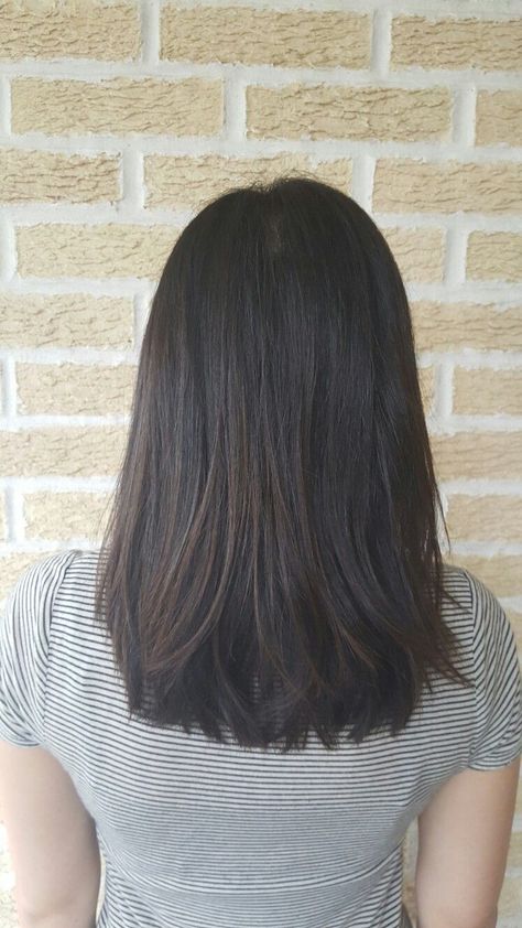 Medium length haircut & hairstyle // cut | style | lob | long bob | straight | side swept bang | layers | layered | smoothing iron | flat iron | brunette | brown | haircolor | color Hair 2018, Super Hair, Penteado Cabelo Curto, Medium Hair Cuts, Shoulder Length Hair, Long Hair Cuts, Medium Length Hair Cuts, Hairstyles Haircuts, Straight Hair