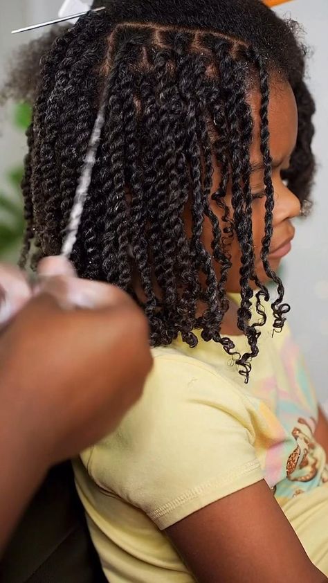 Curly Hair Twist Styles, Hairstyles Curly Natural Hair, Hair Styles Baby Girl, Girl Hairstyles Curly Hair, Natural Hair Twist Styles, Baby Girl Hairstyles Curly, Ladies Pictures, Toddler Braided Hairstyles, Kid Hair Styles