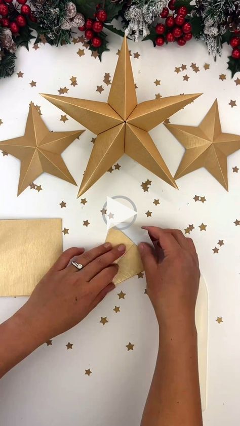 Wow Your Guests with These DIY Paper Stars How To Fold Stars, Wrapping Paper Ornaments Diy, Happy New Year Board Decoration, How To Cut Stars Out Of Paper, Diy Paper Star Ornaments, Paper Christmas Star Diy, Round Ornament Ideas, Folded Paper Ornaments, Diy Paper Stars Christmas