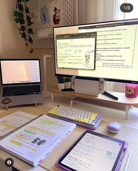 Organized College Student, Organizing School Work, Study Desk Organization Student, Study Setup, College Vision Board, Study Aesthetics, Student Laptop, Tidy Room, School Organization Notes