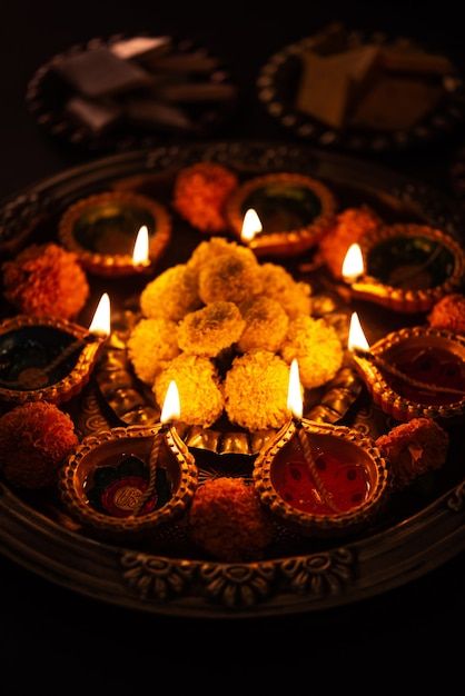 Happy diwali - flower rangoli with sweet... | Free Photo #Freepik #freephoto #diwali-sweets #mithai #diwali-food #kaju-katli Diwali Campaign, Diwali Flowers, Diwali Shopping, Pooja Decor, Diwali Decorations At Home, Diwali Sweets, Diwali Food, Diwali Images, Flower Rangoli