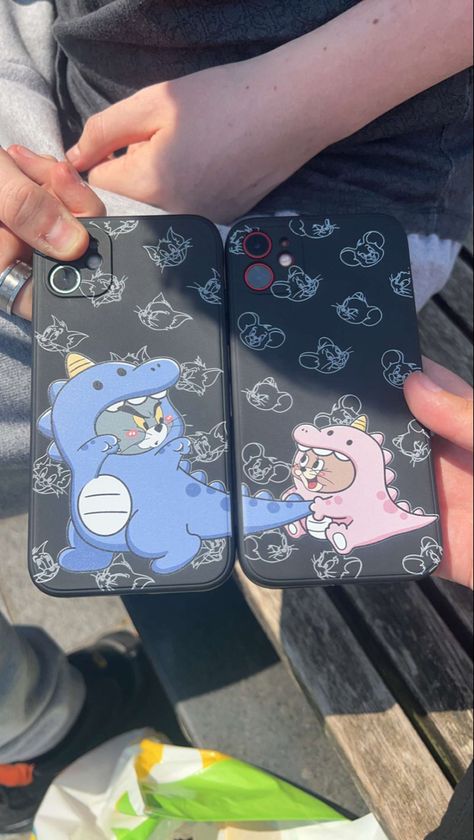 Tom and Jerry #matching #couple #phonecase #tomandjerry #cute #aesthetic # Matching Phone Cases Aesthetic, Couple Phone Cases Aesthetic, Tom And Jerry Phone Case, Casetify Cases, Bff Phone Cases, Tom And Jerry Wallpapers, Tom Und Jerry, Couples Phone Cases, Friends Phone Case