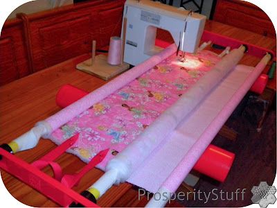 ProsperityStuff Free-Motion Quilting on a quilt frame Diy Quilting Frame For Sewing Machine, Diy Quilting Frame Plans, Quilting Machine Frame, Diy Quilting Frame, Quilt Frame, Colchas Quilting, Sewing Machine Quilting, Machine Quilting Patterns, Quilting Videos